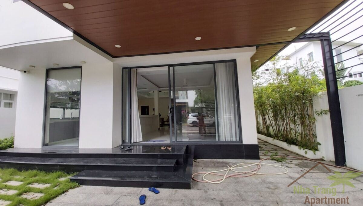 villa for rent V065-3