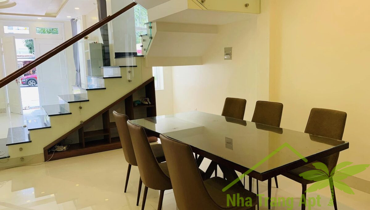 villa for rent an vien v094-2
