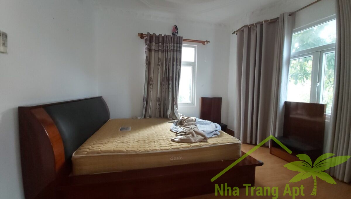 villa for rent an vien v124-1