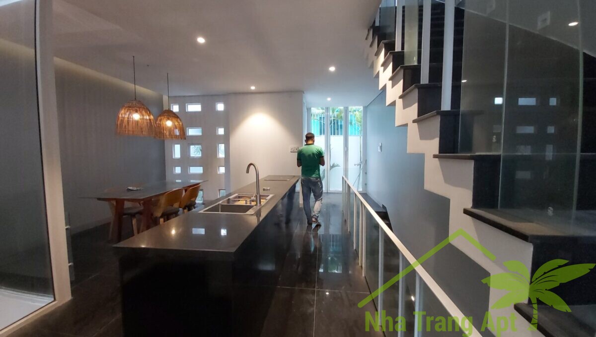 villa for rent nha trang v121-4