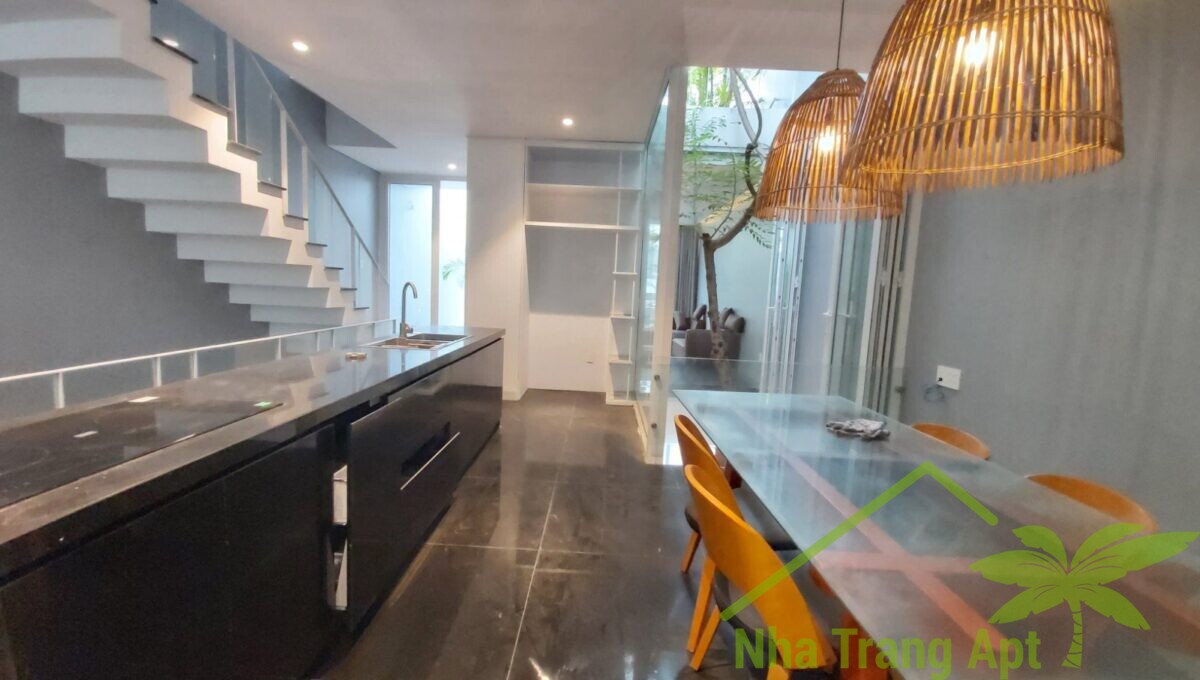 villa for rent nha trang v121-9
