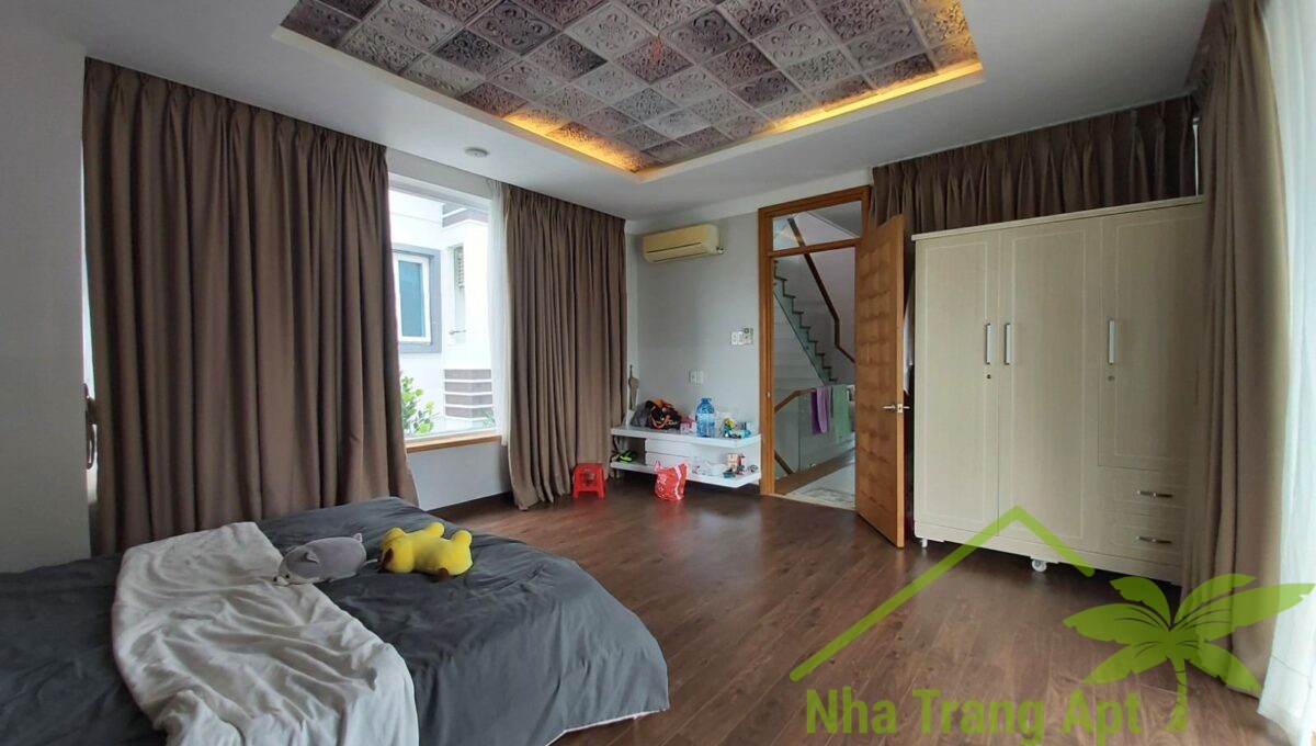villa for rent an vien v133-12
