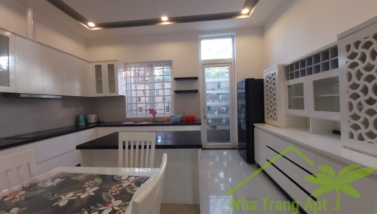 villa for rent nha trang v136-17