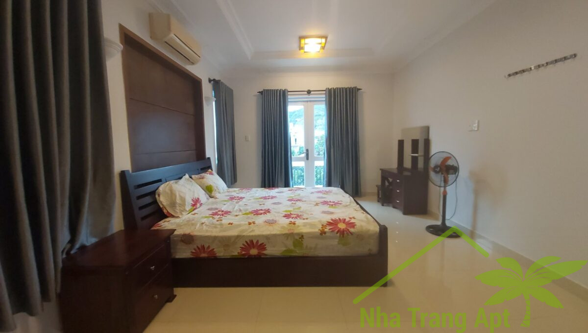 villa for rent in an vien v153-2
