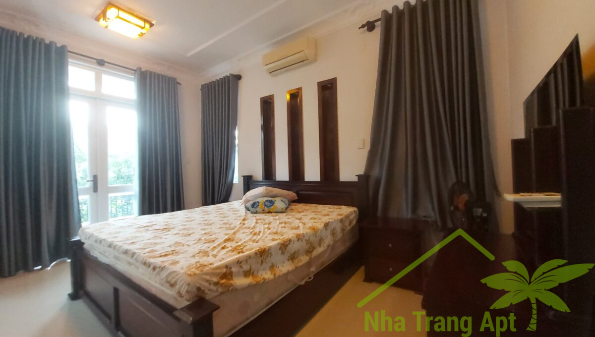 villa for rent in an vien v153-5